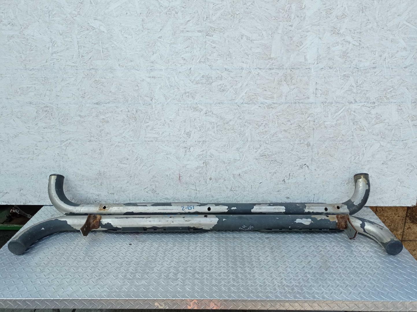 Подножка левая