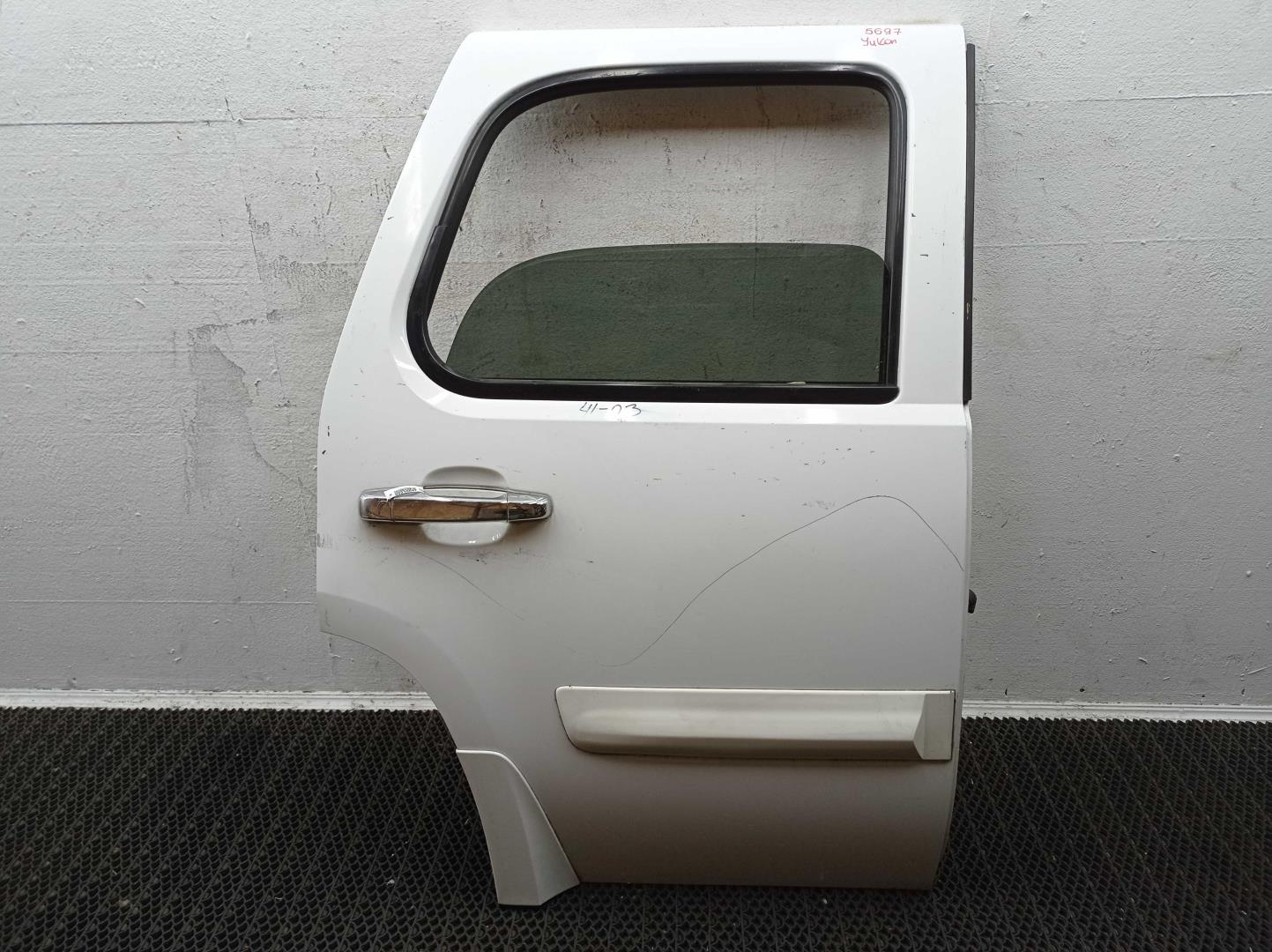 Дверь задняя правая