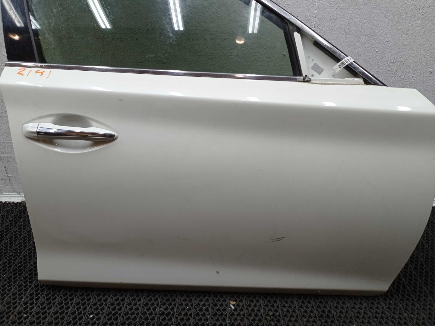 Замок двери передней правой