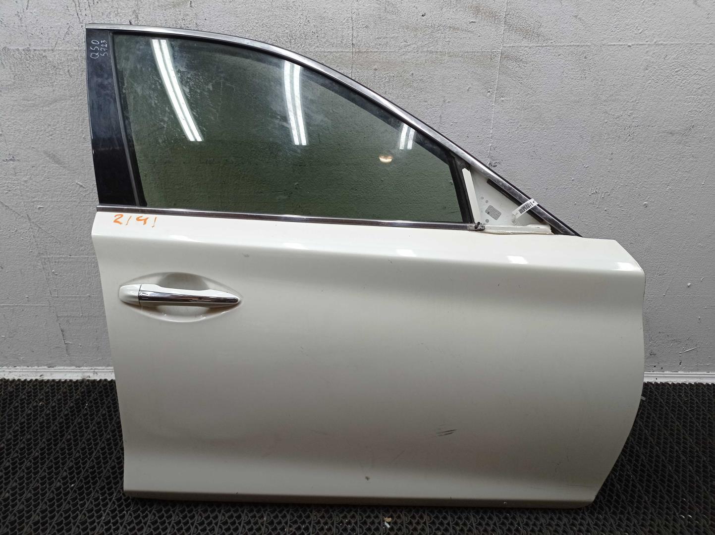 Замок двери передней правой