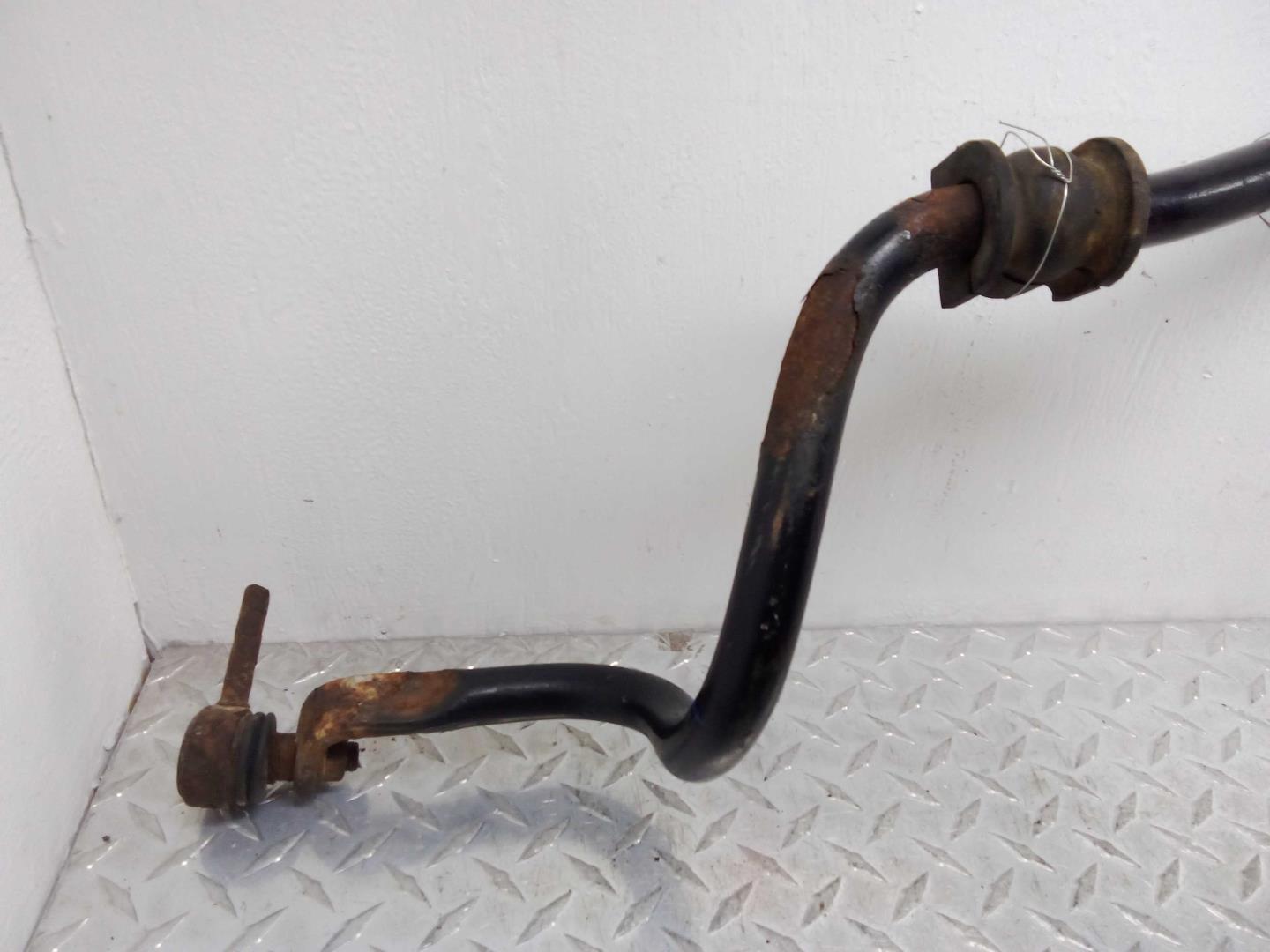 Стабилизатор передний