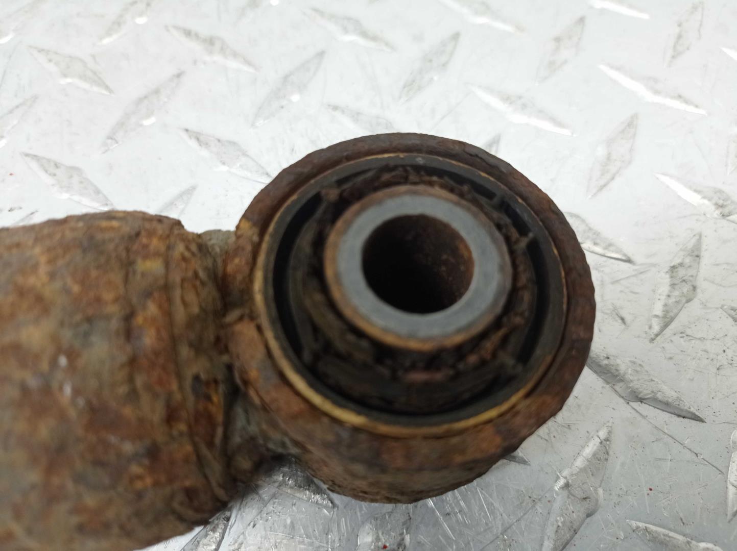 Амортизатор задний правый