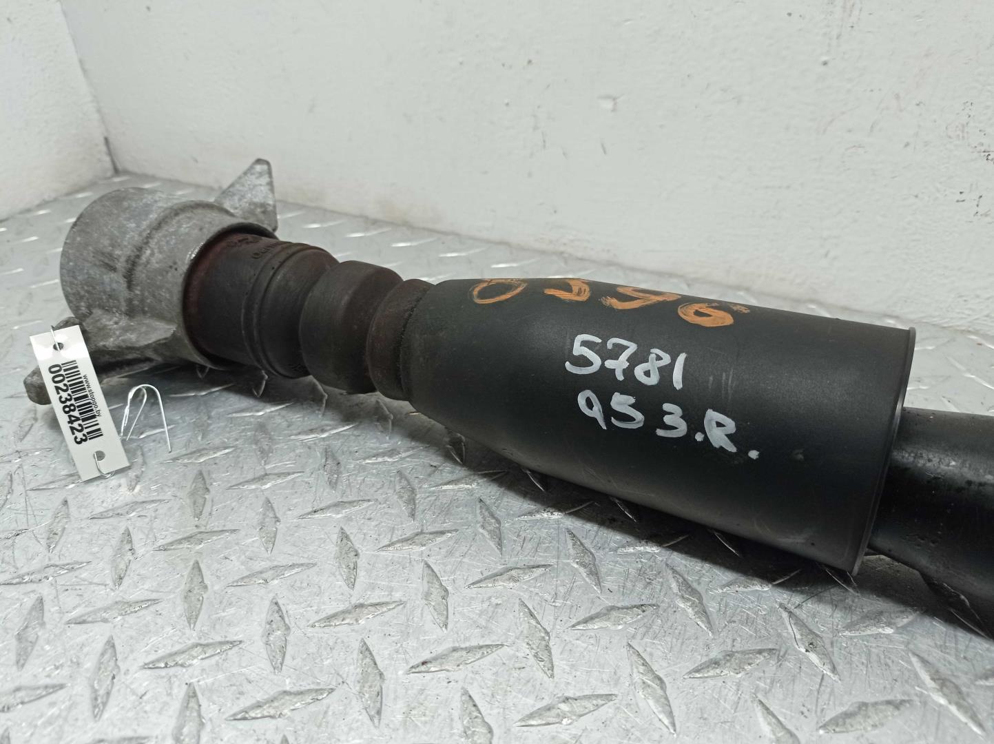 Амортизатор задний правый