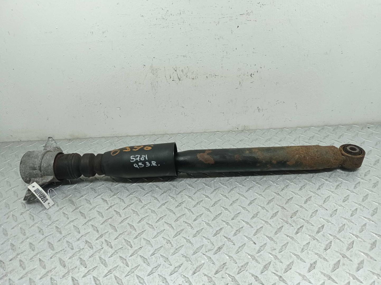 Амортизатор задний правый