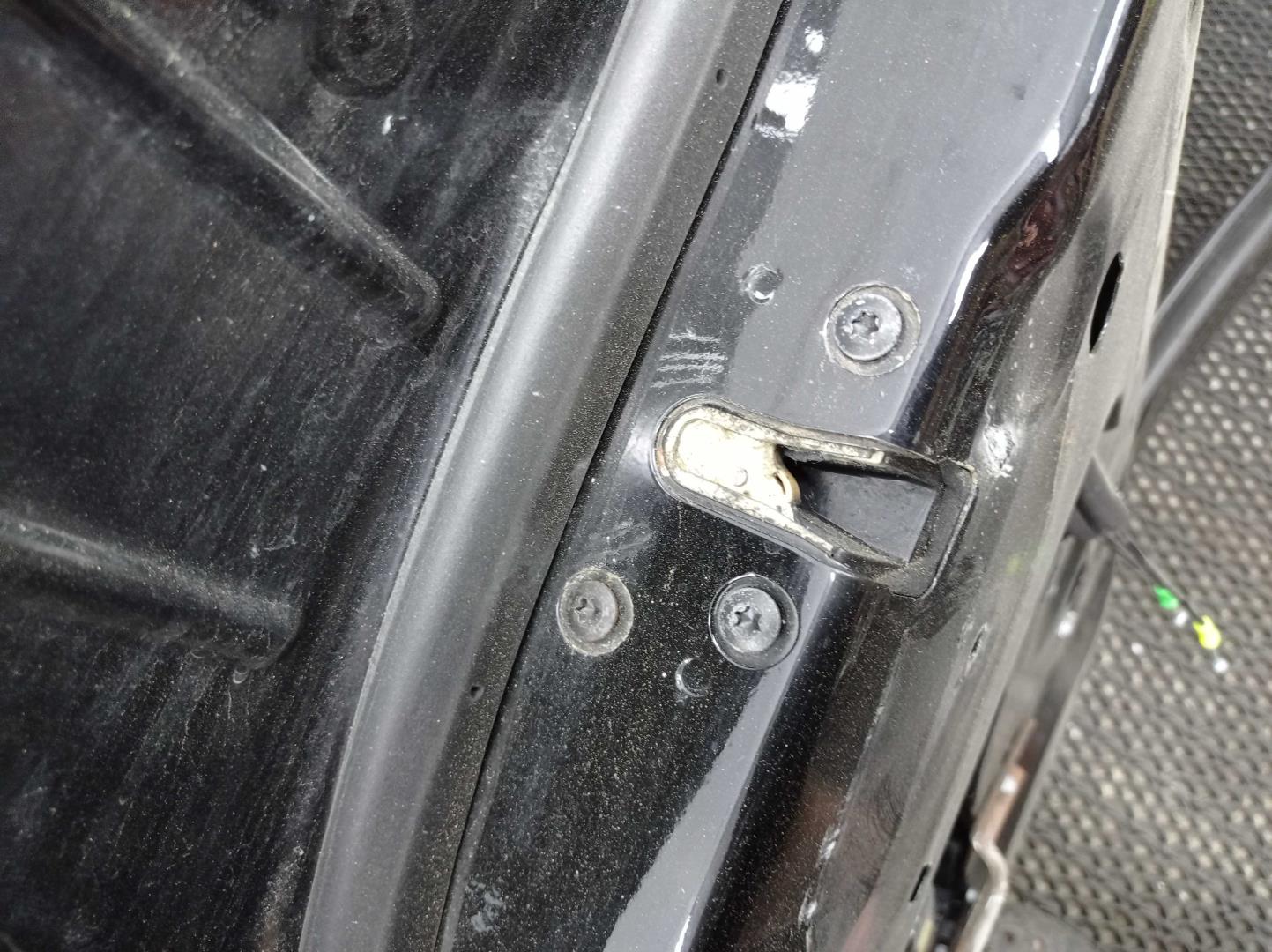 Дверь задняя левая