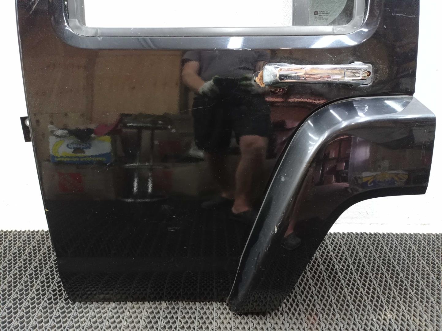 Дверь задняя левая