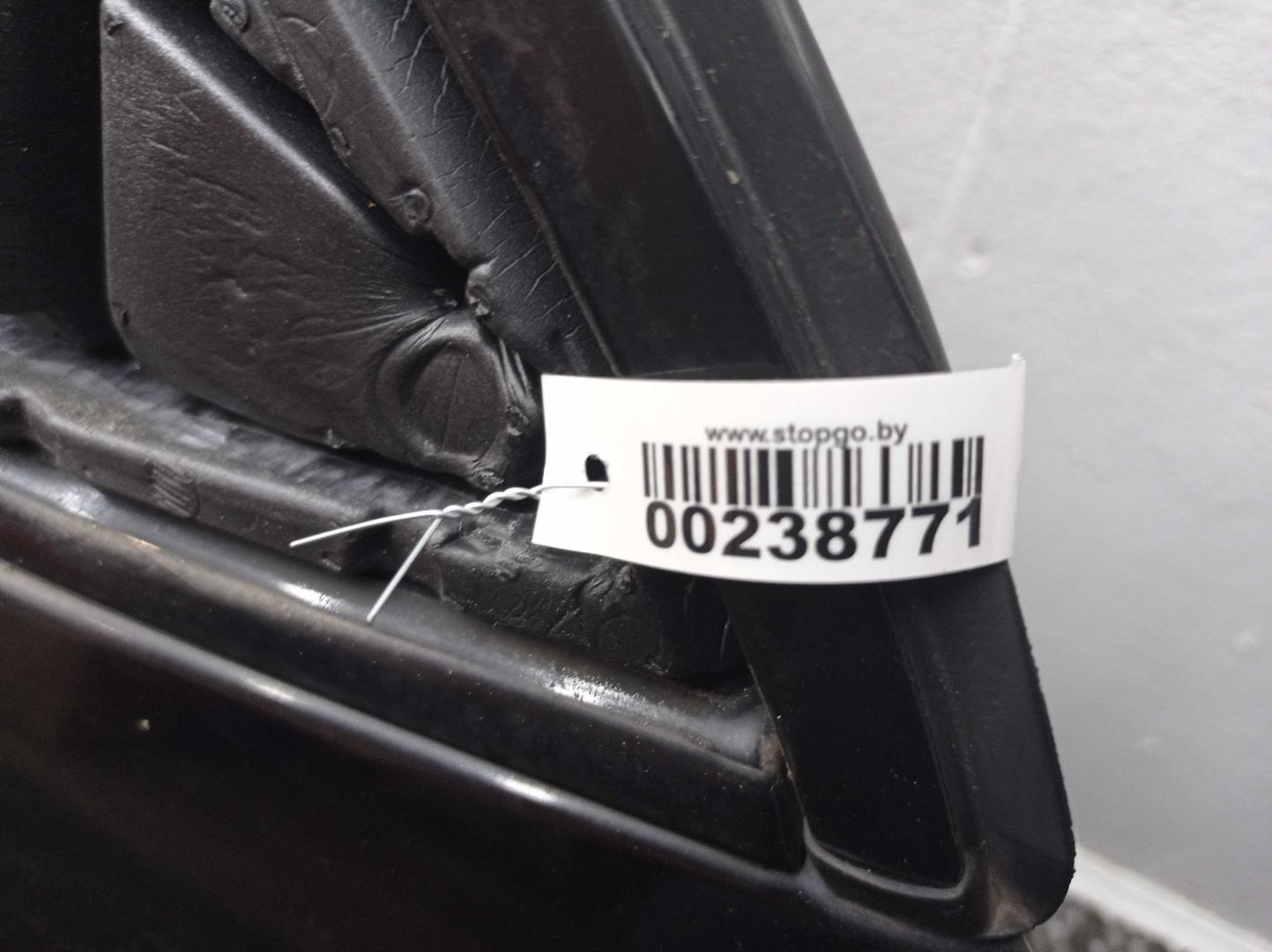 Стекло двери передней правой