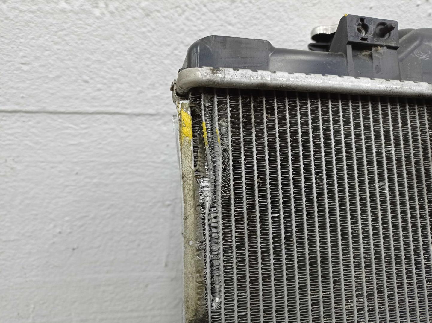 Радиатор охлаждения двигателя основной