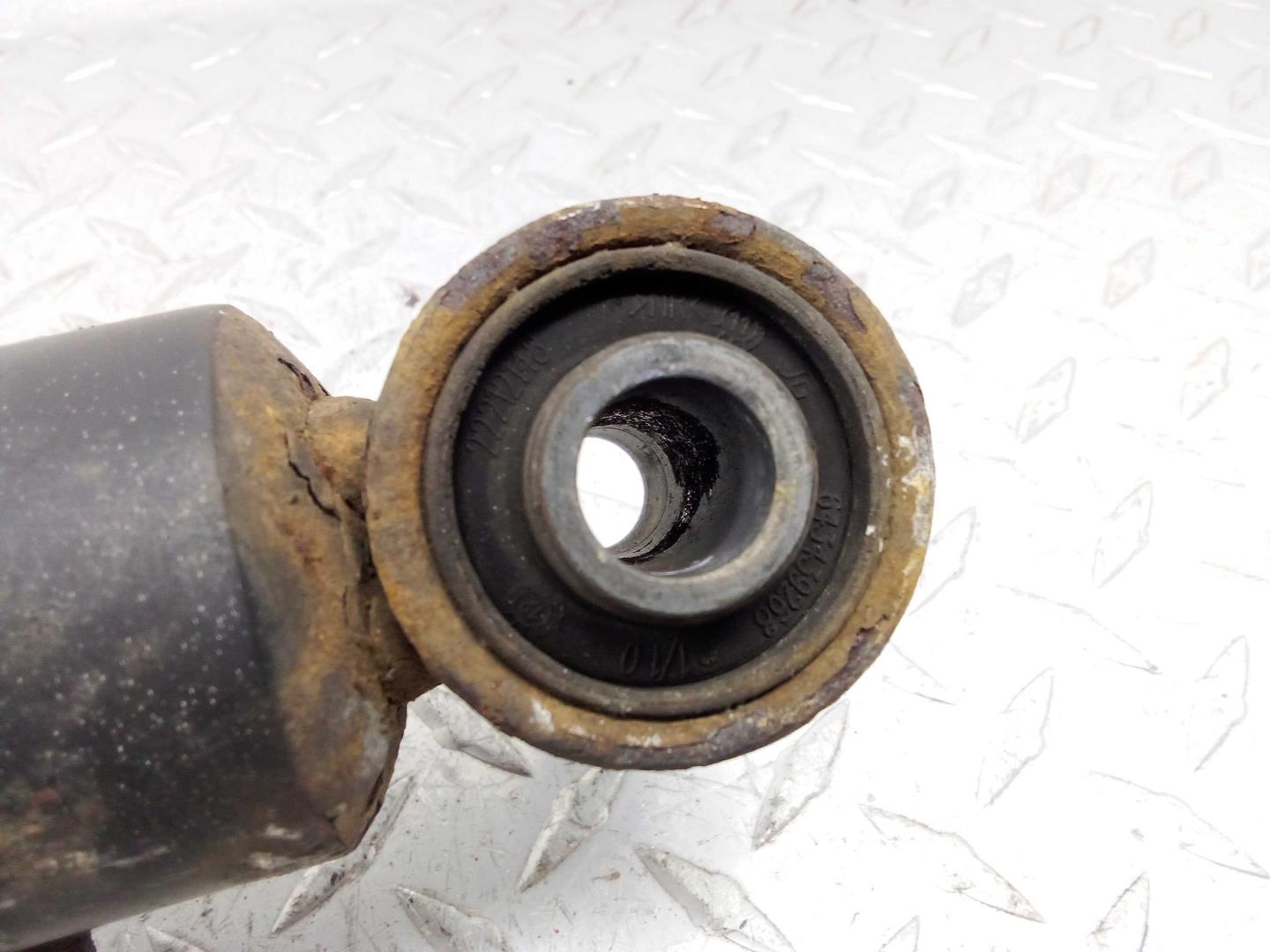 Амортизатор задний правый