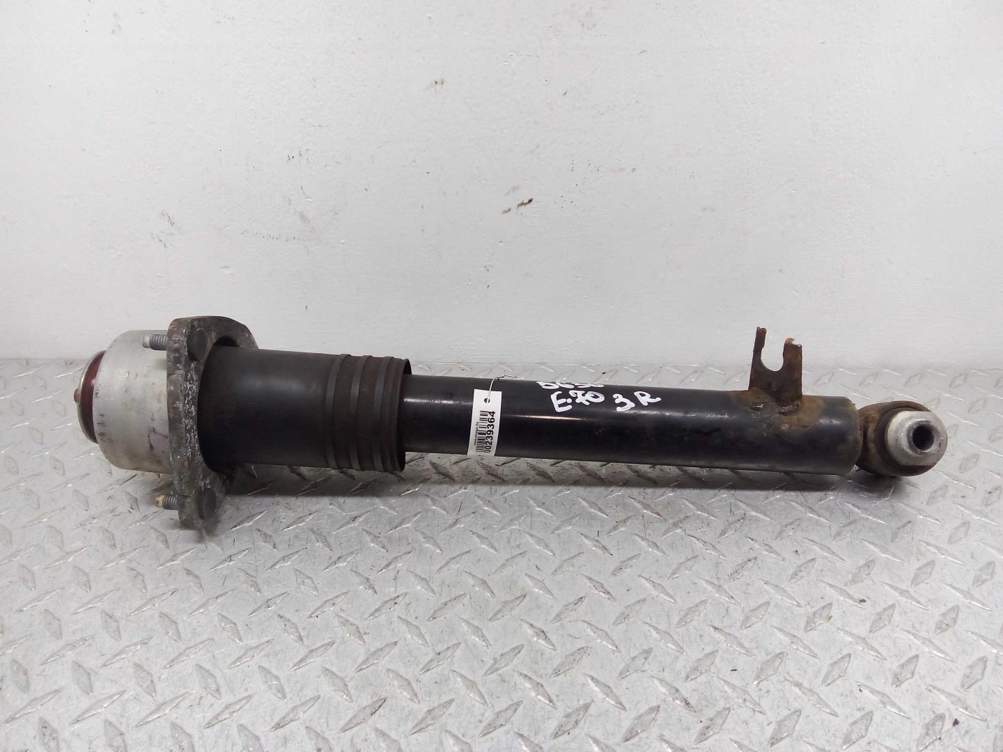 Амортизатор задний правый