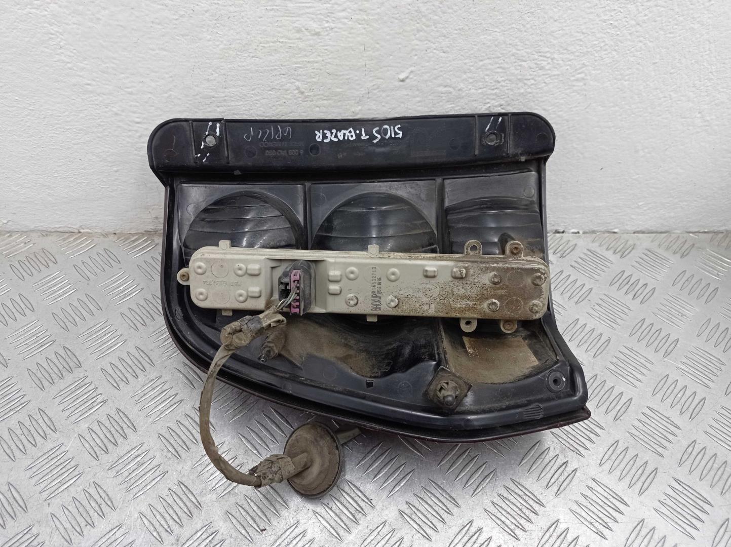 Фонарь задний наружный правый