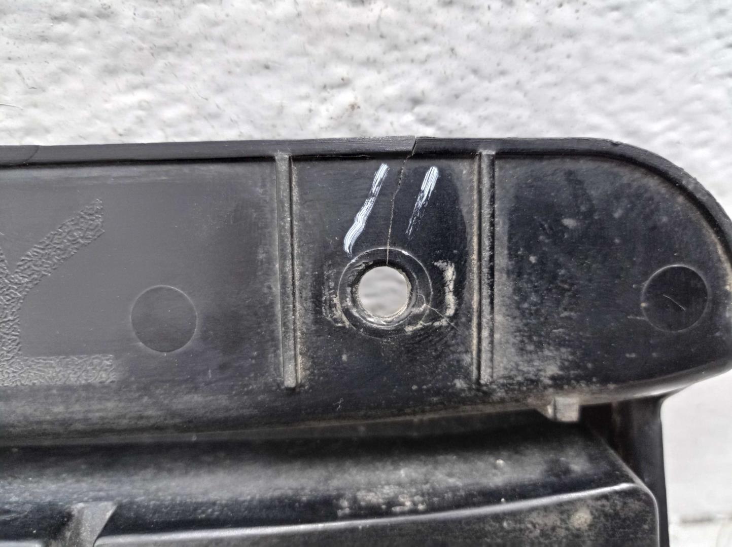 Фонарь задний наружный правый