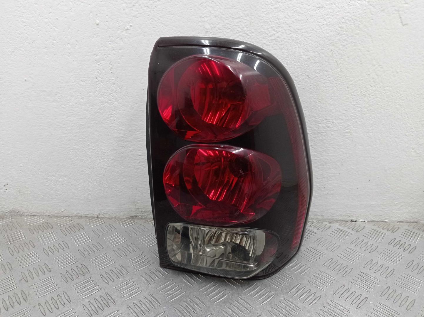 Фонарь задний наружный правый