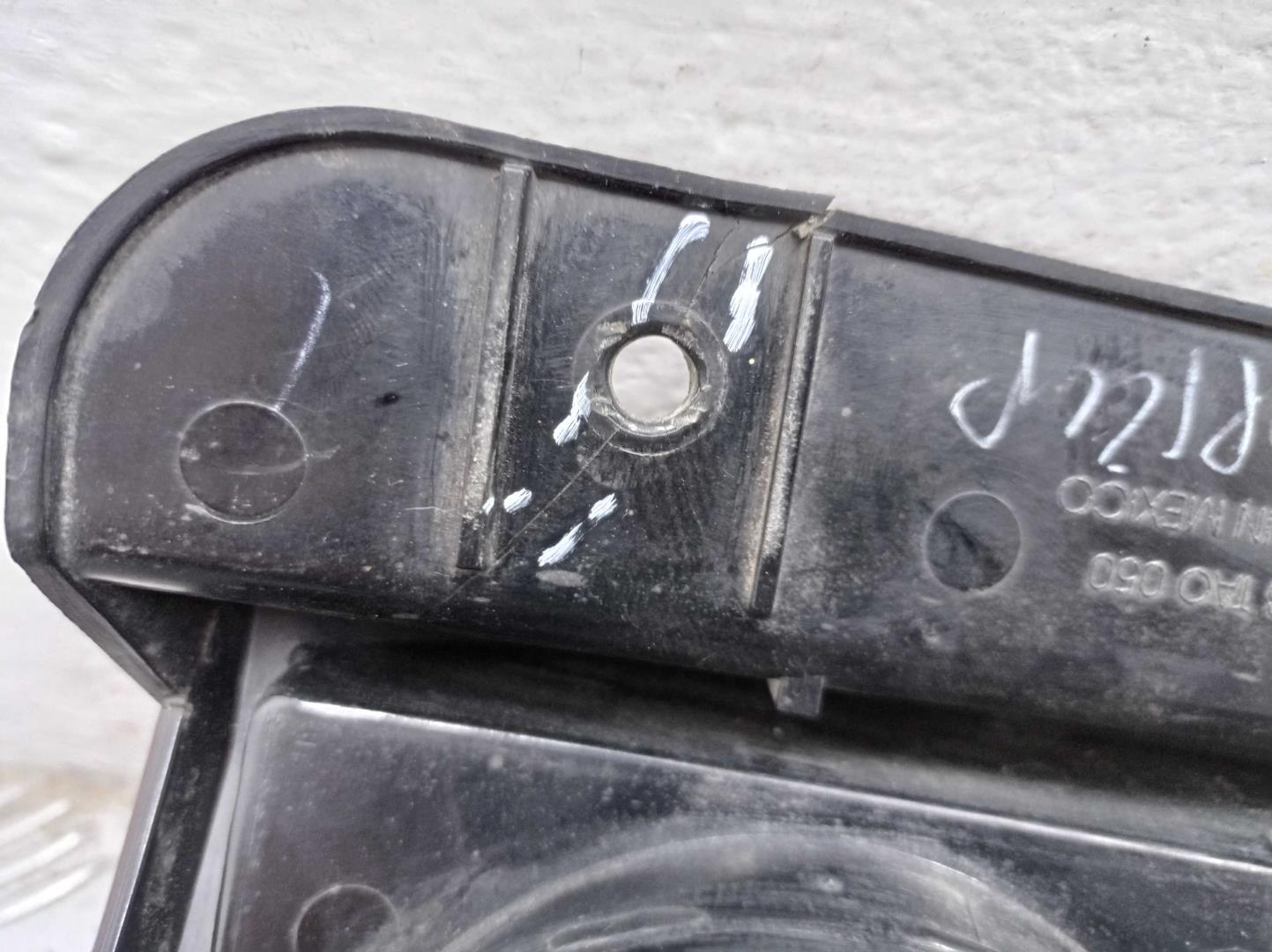 Фонарь задний наружный правый