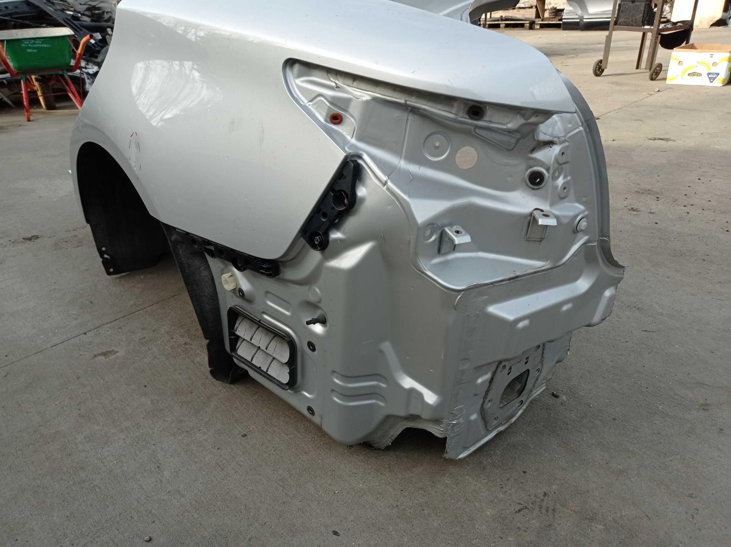 Крыло заднее левое