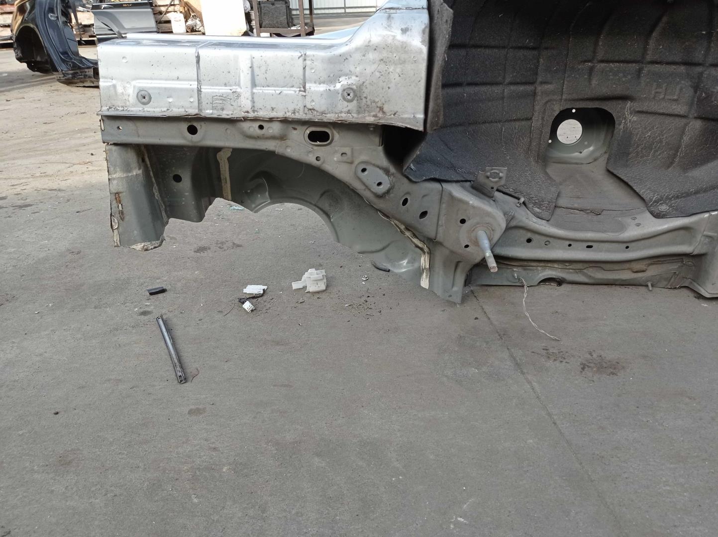 Крыло заднее левое