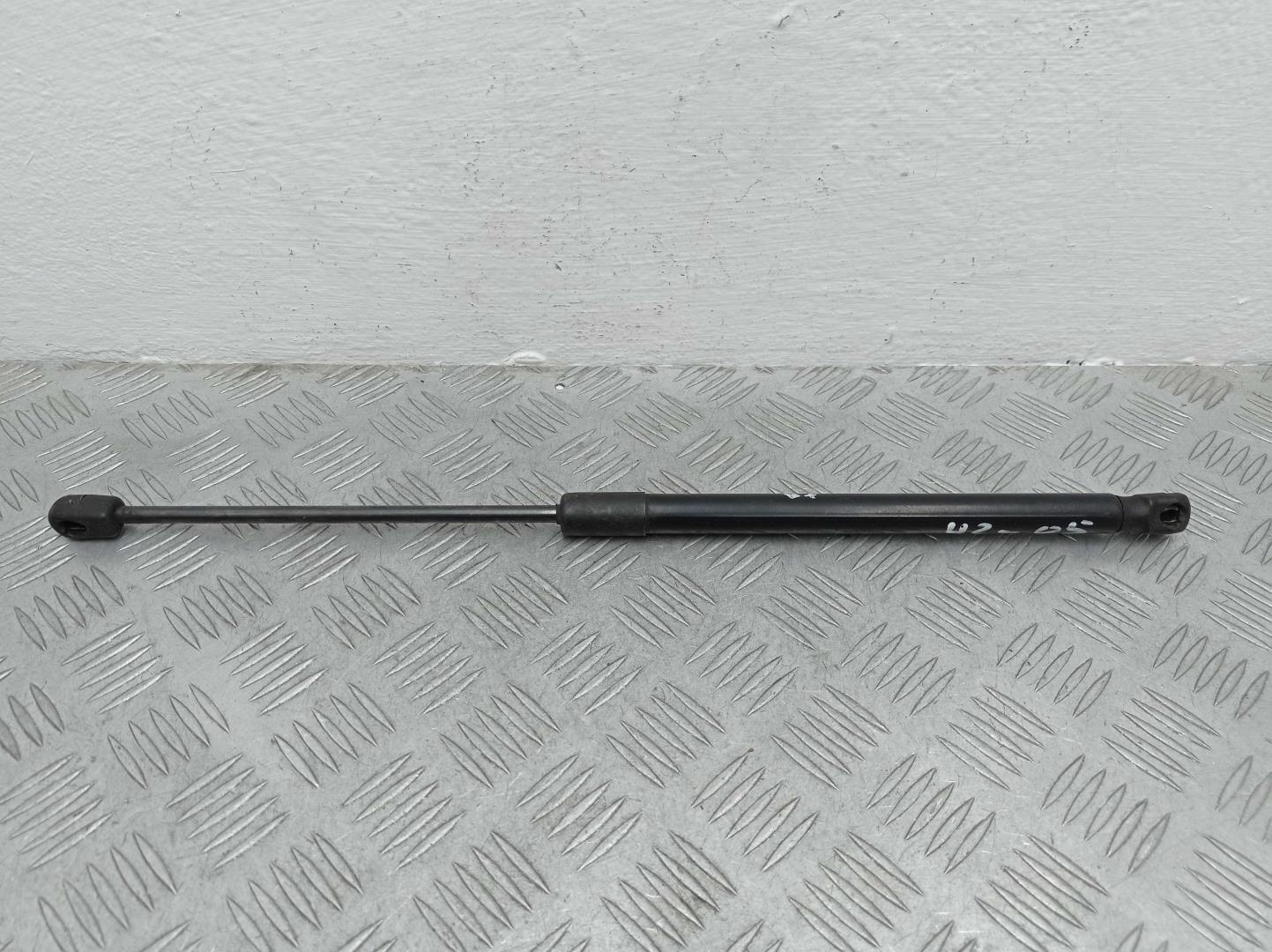 Амортизатор капота