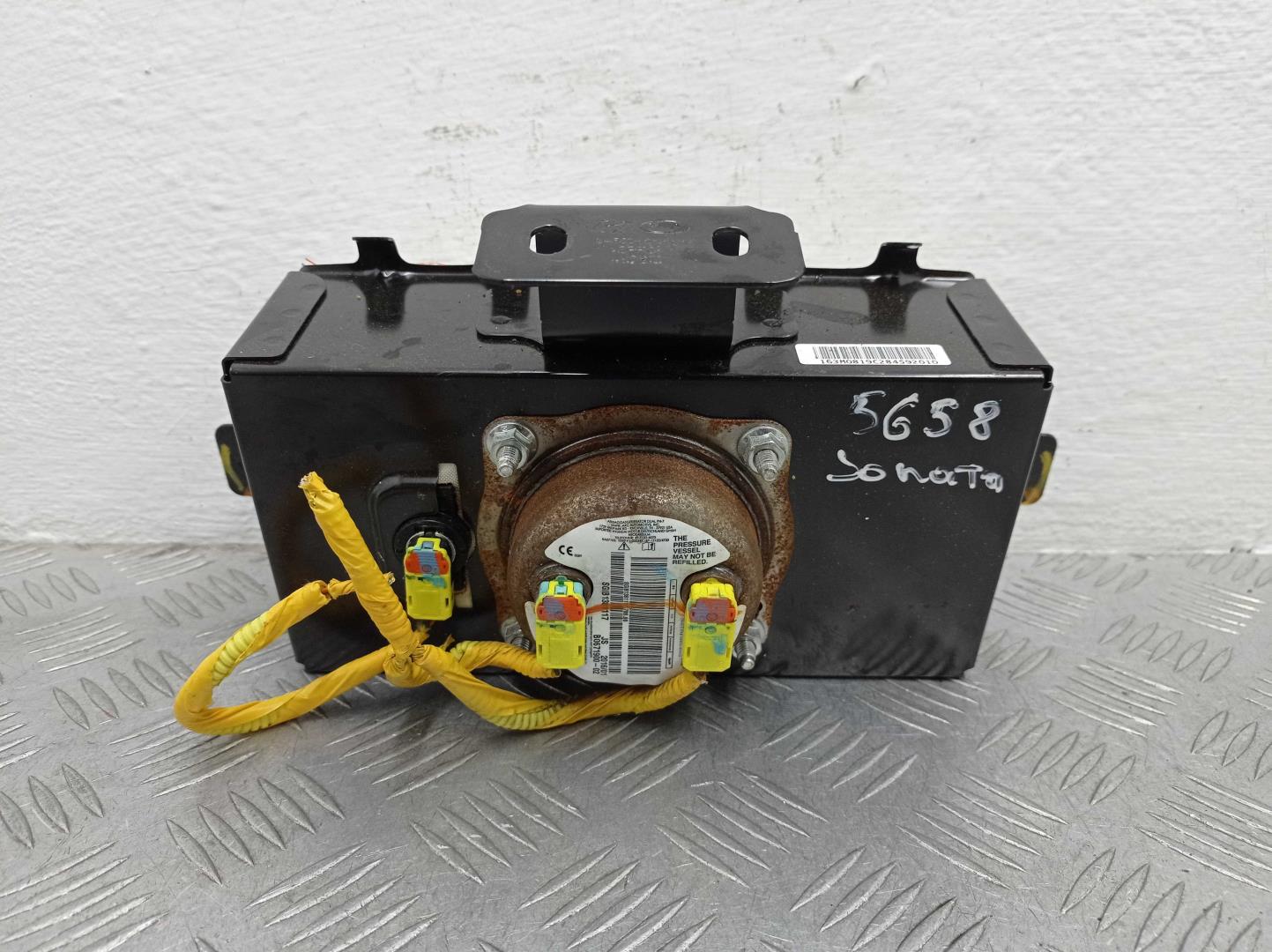 Подушка безопасности пассажирская (в торпедо)