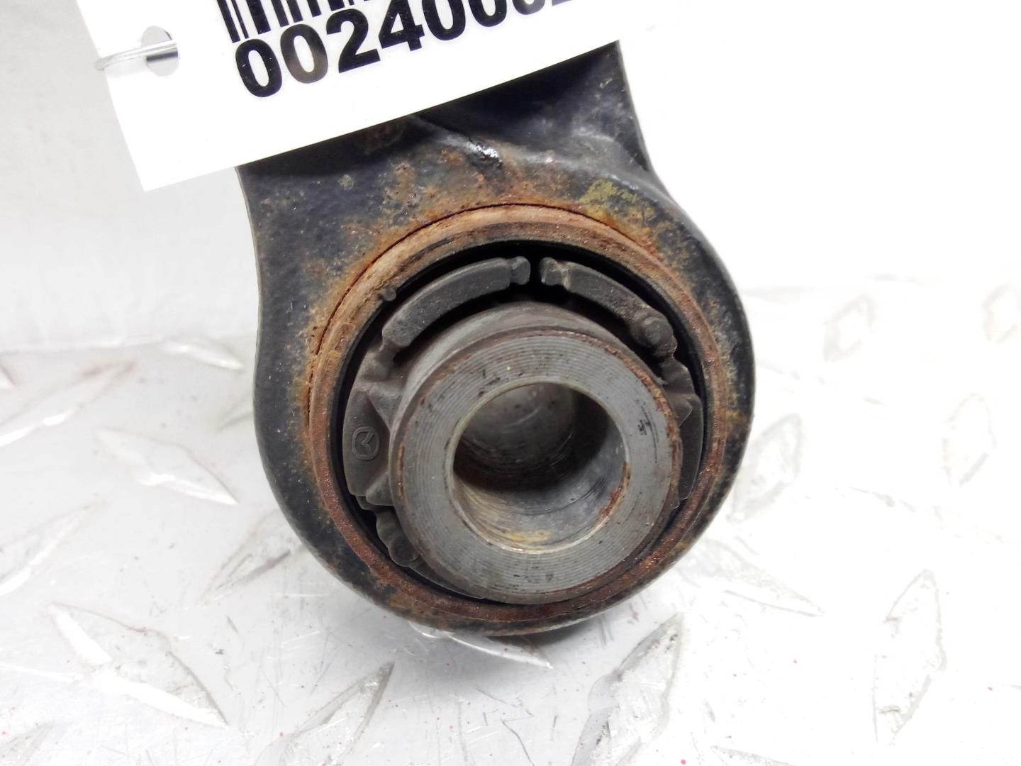 Рычаг задний правый