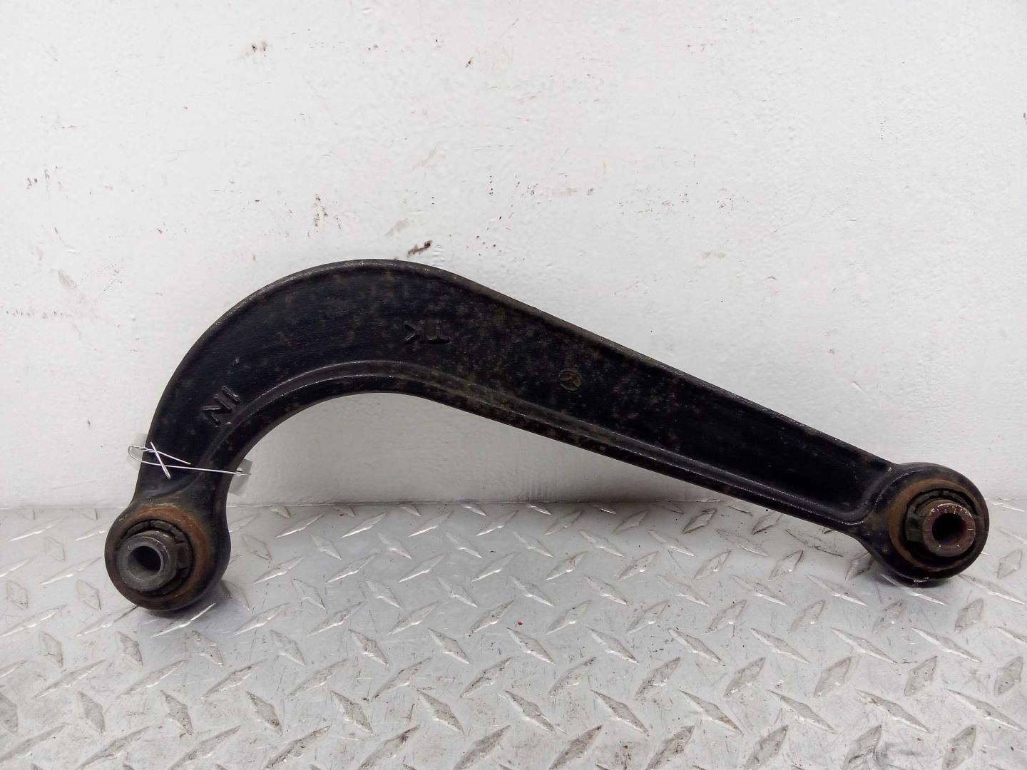 Рычаг задний правый