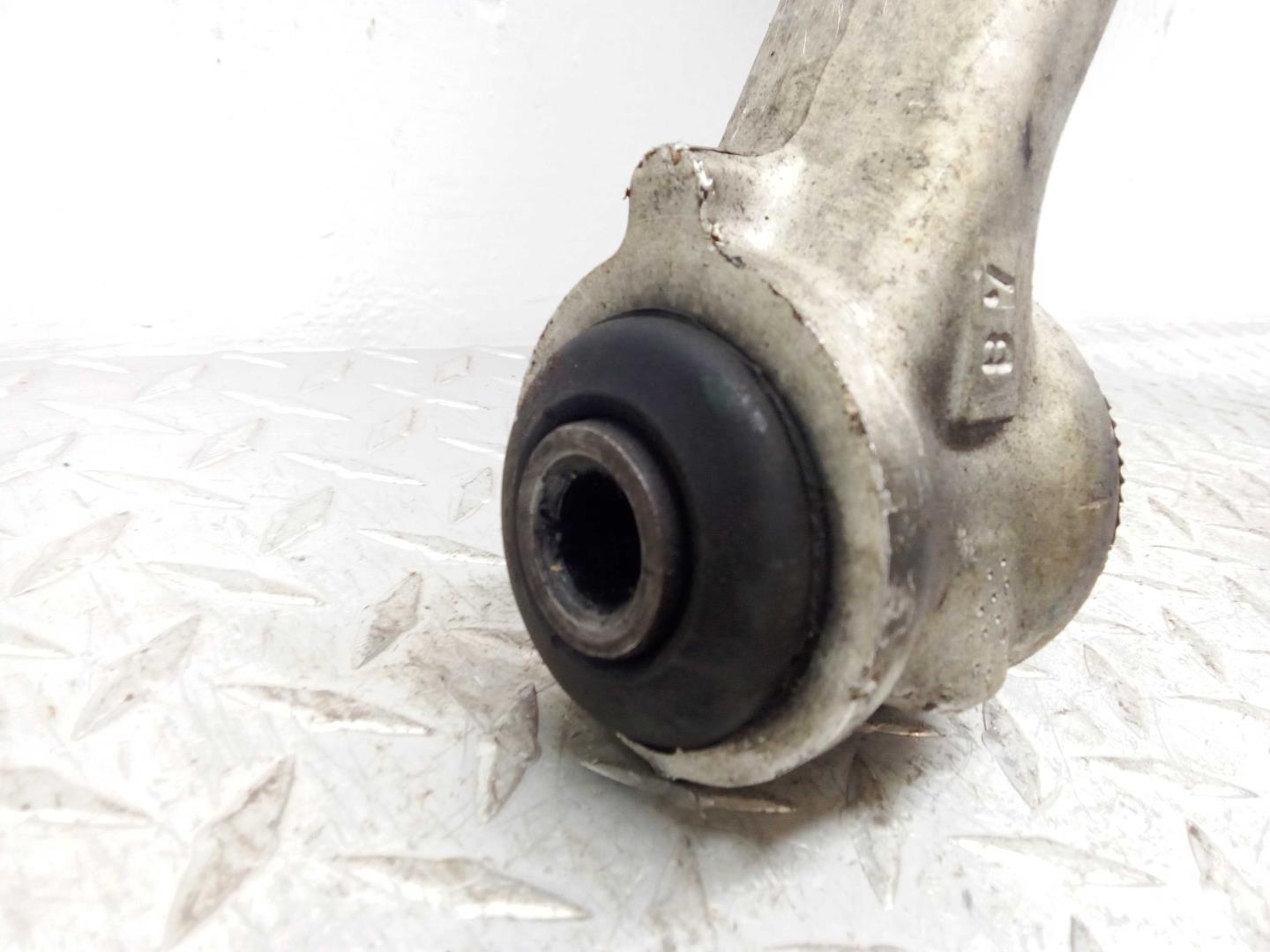 Рычаг передний нижний левый