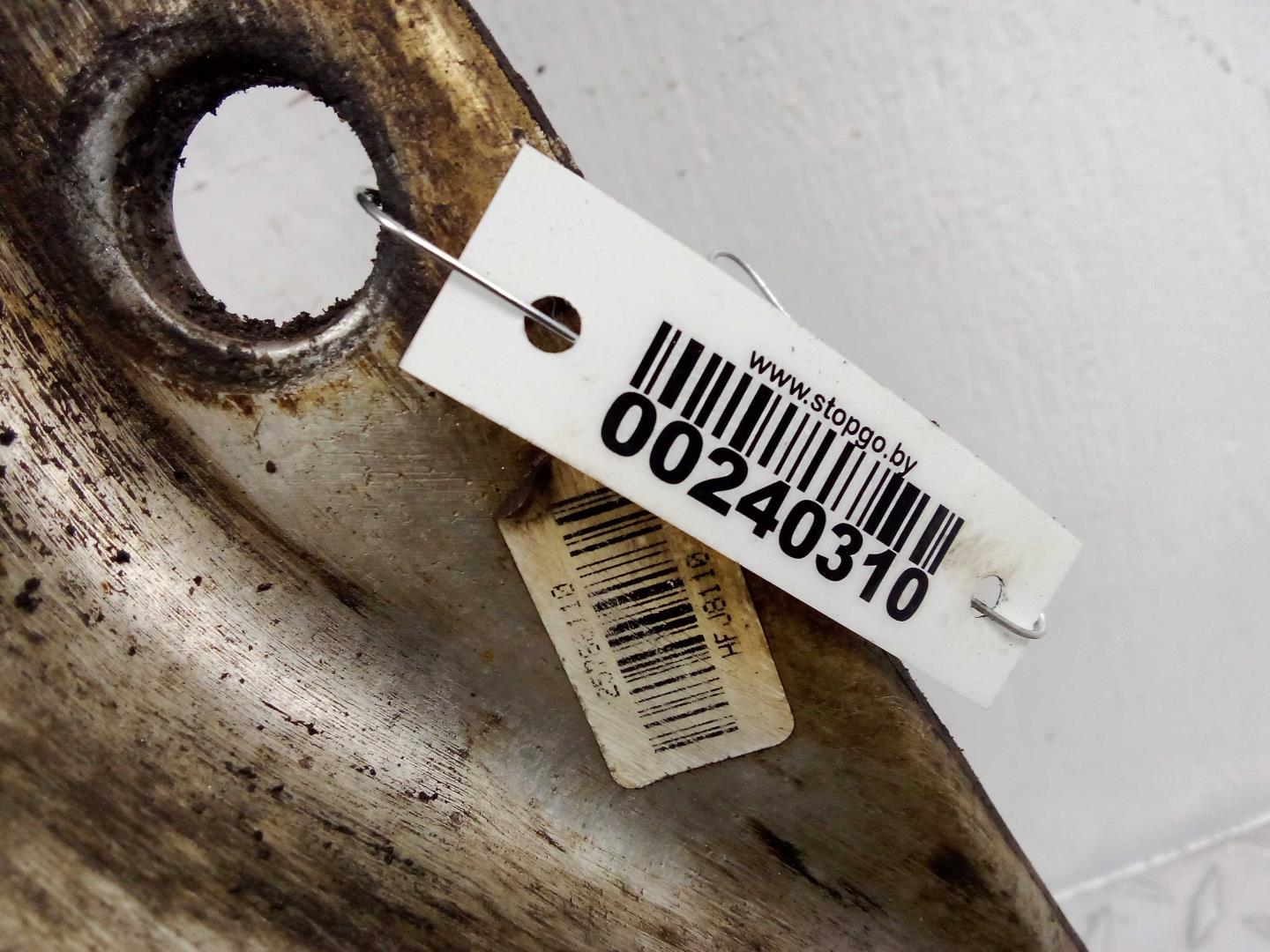 Рычаг передний нижний левый