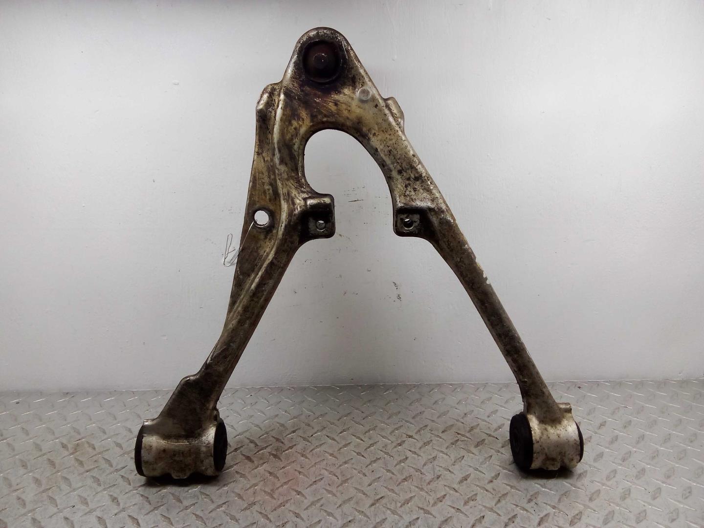 Рычаг передний нижний левый