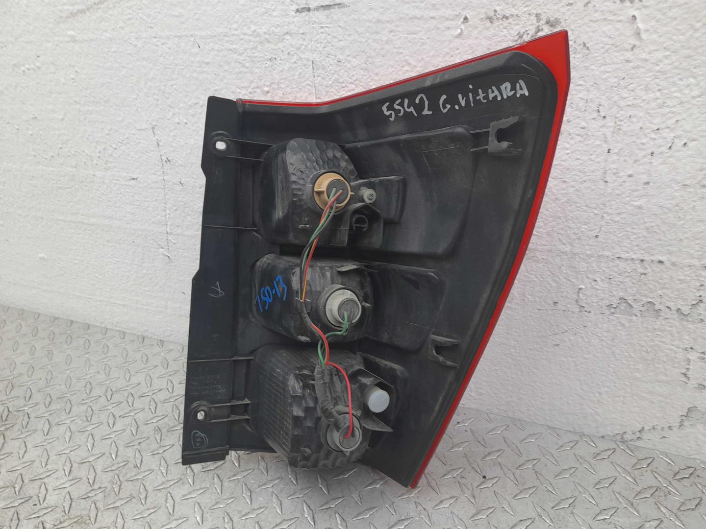 Фонарь задний наружный левый