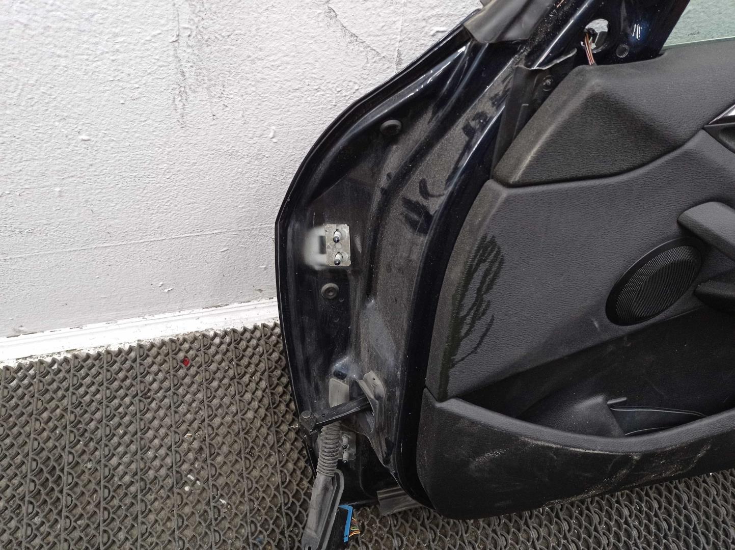 Кнопка стеклоподъемника