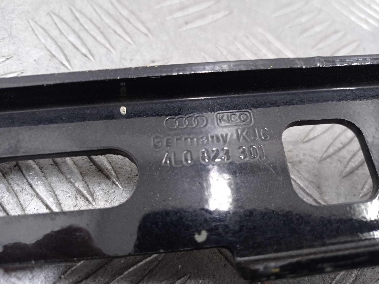 Петля капота левая