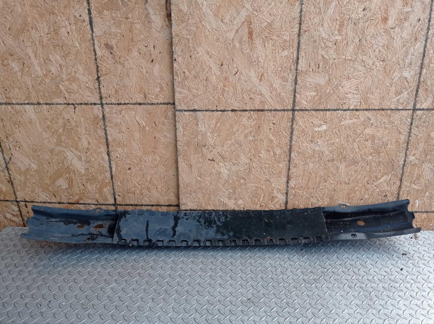 Усилитель заднего бампера