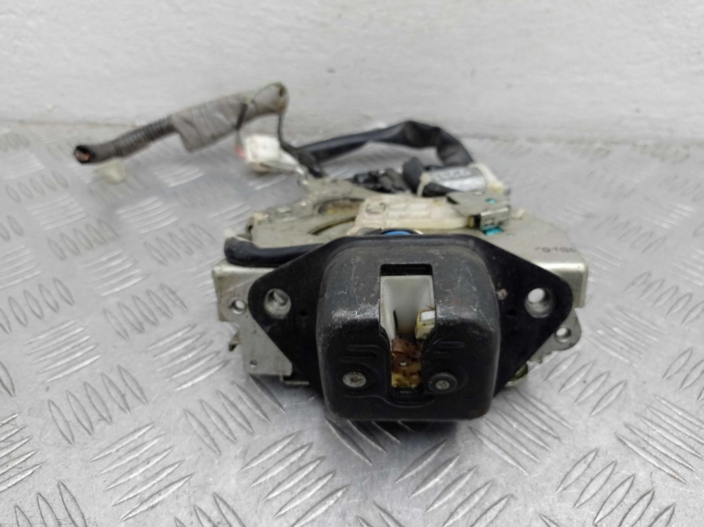 Замок багажника