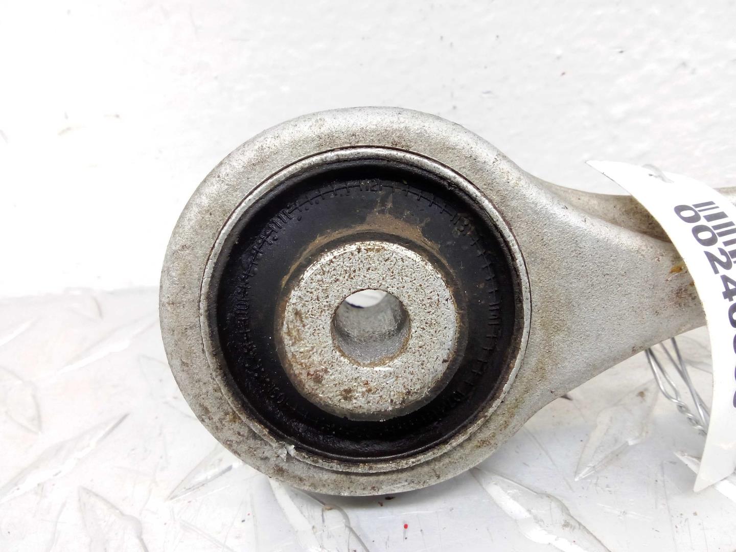 Рычаг передний верхний левый