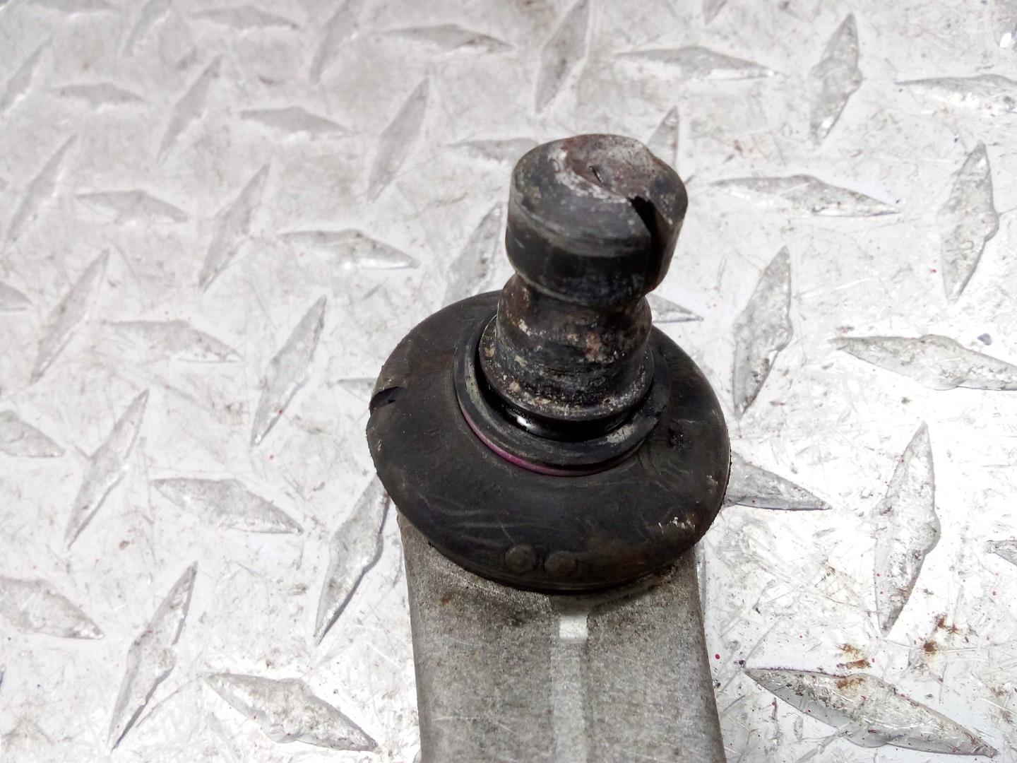 Рычаг передний верхний левый