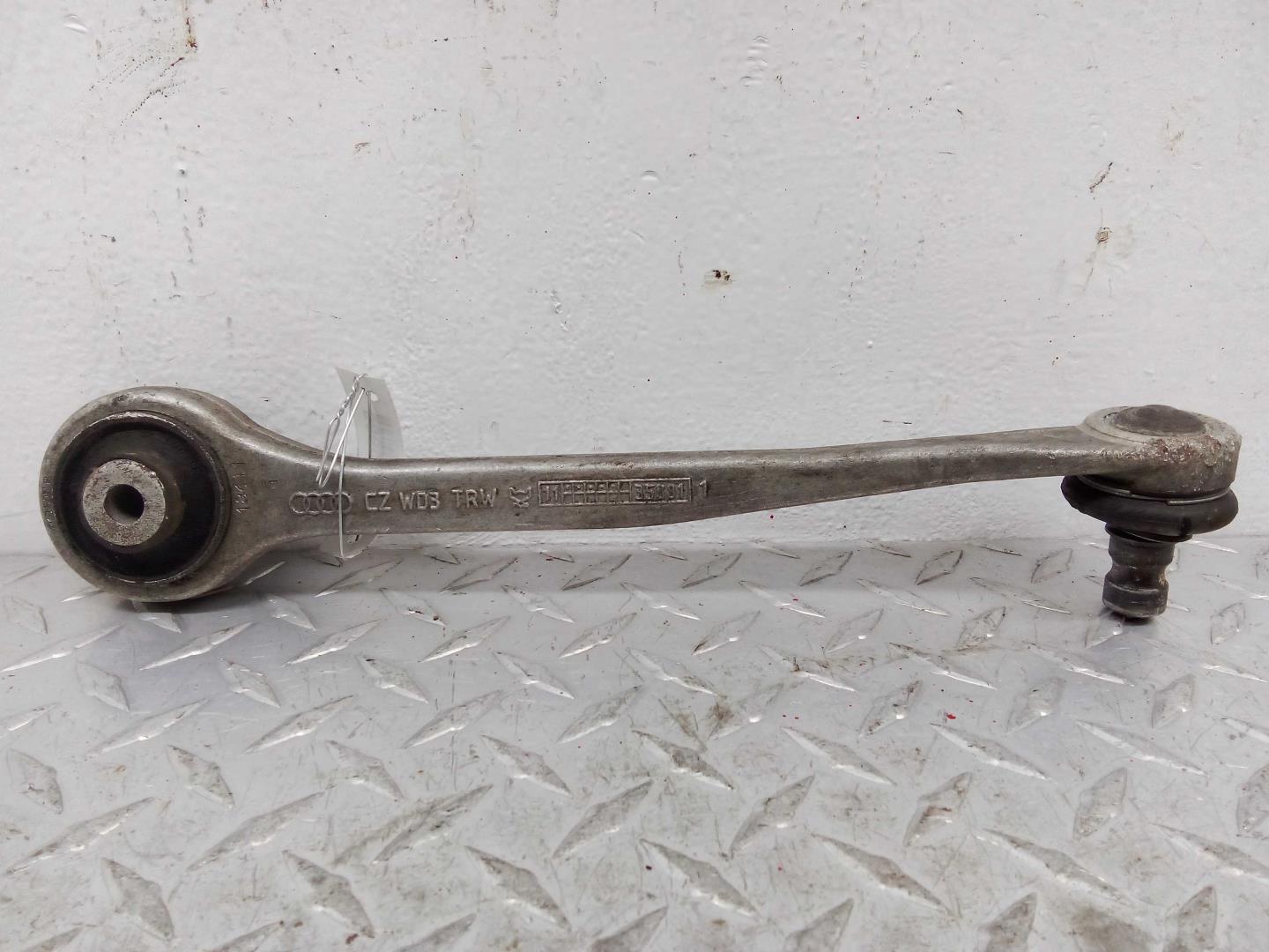 Рычаг передний верхний левый