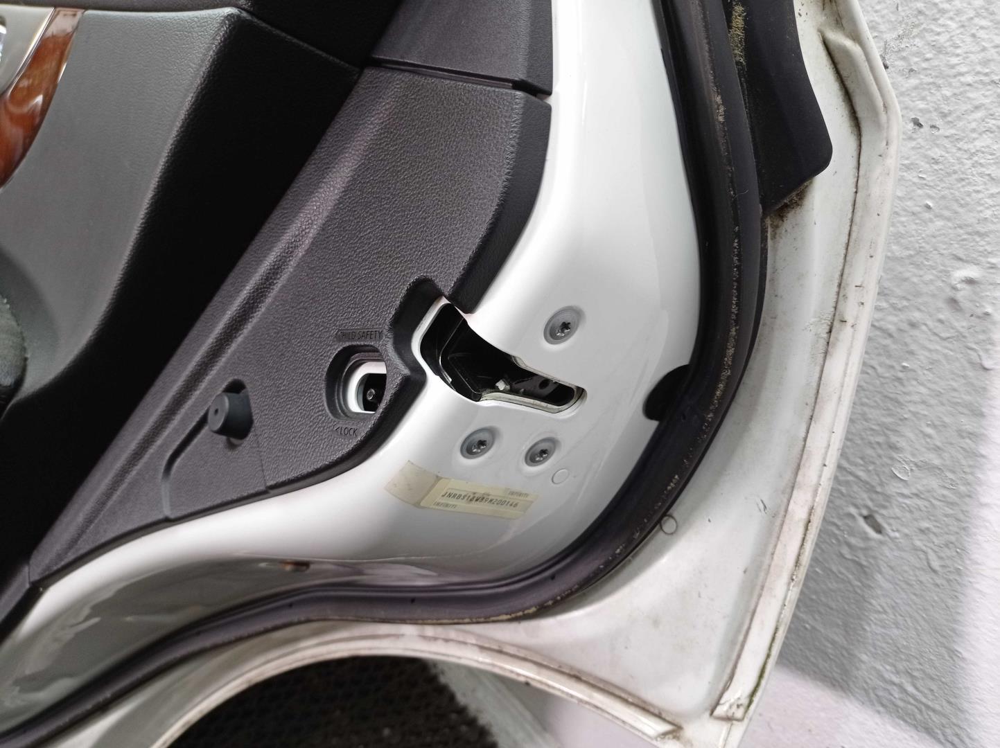 Замок двери задней правой