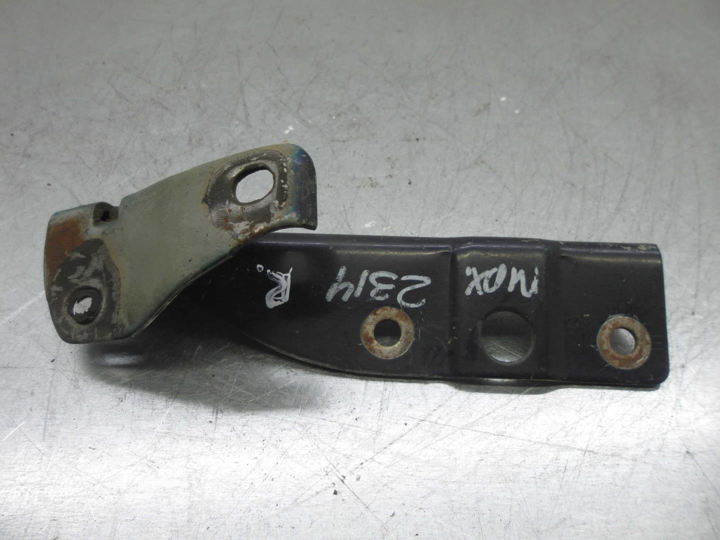 Петля капота правая