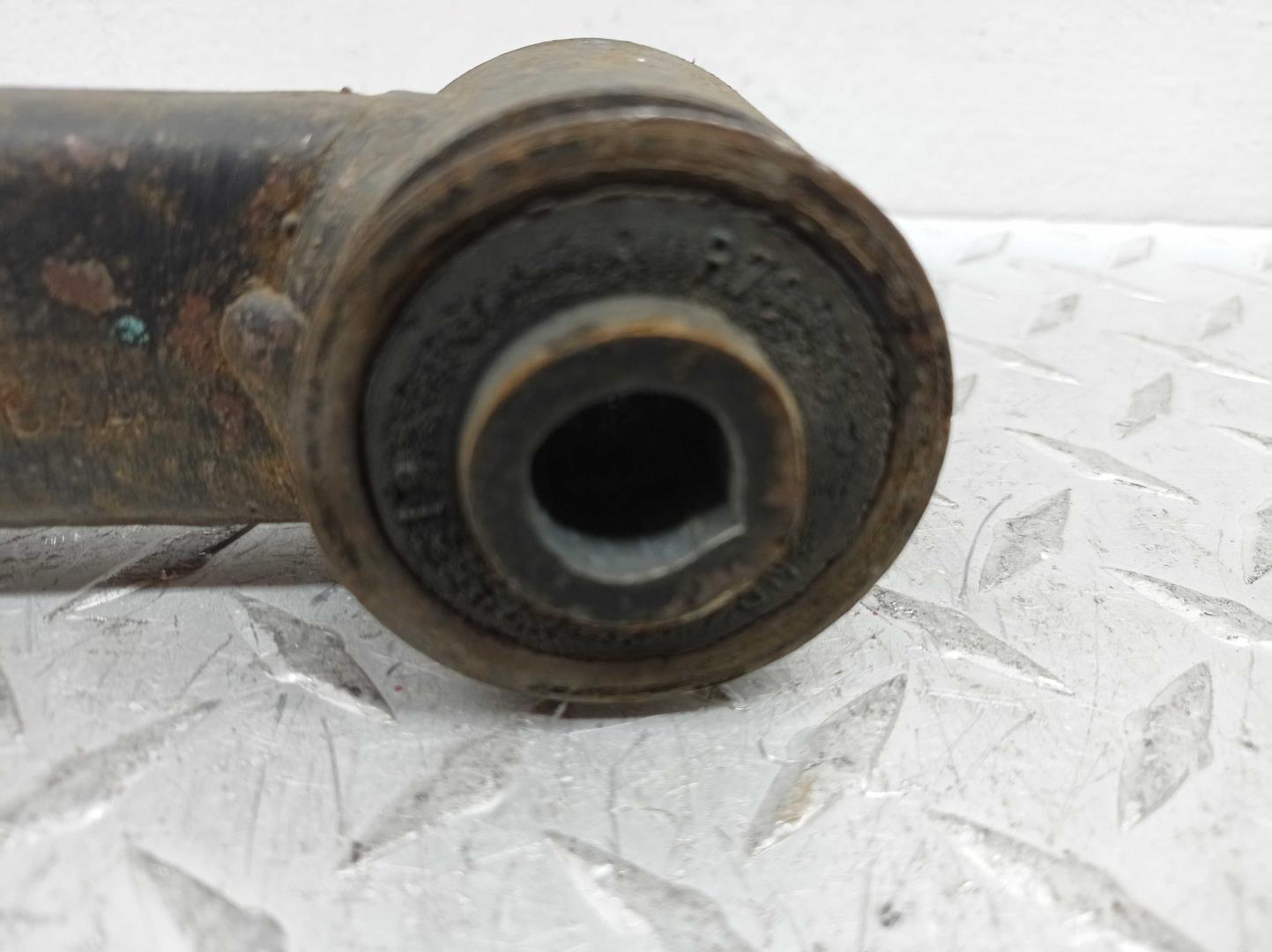 Рычаг задний правый