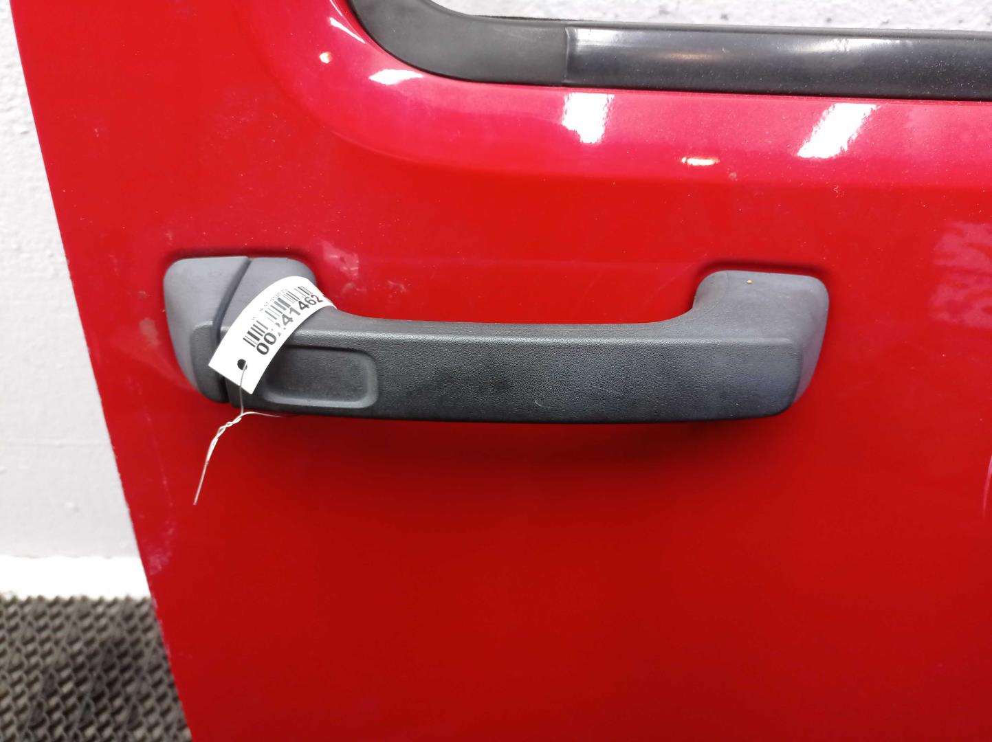 Петля двери передней