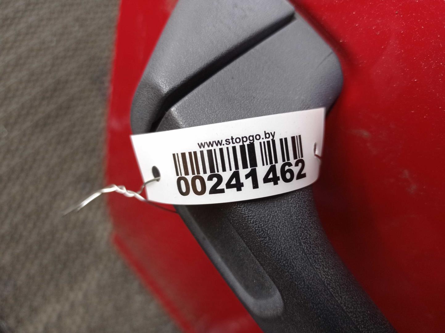 Петля двери передней