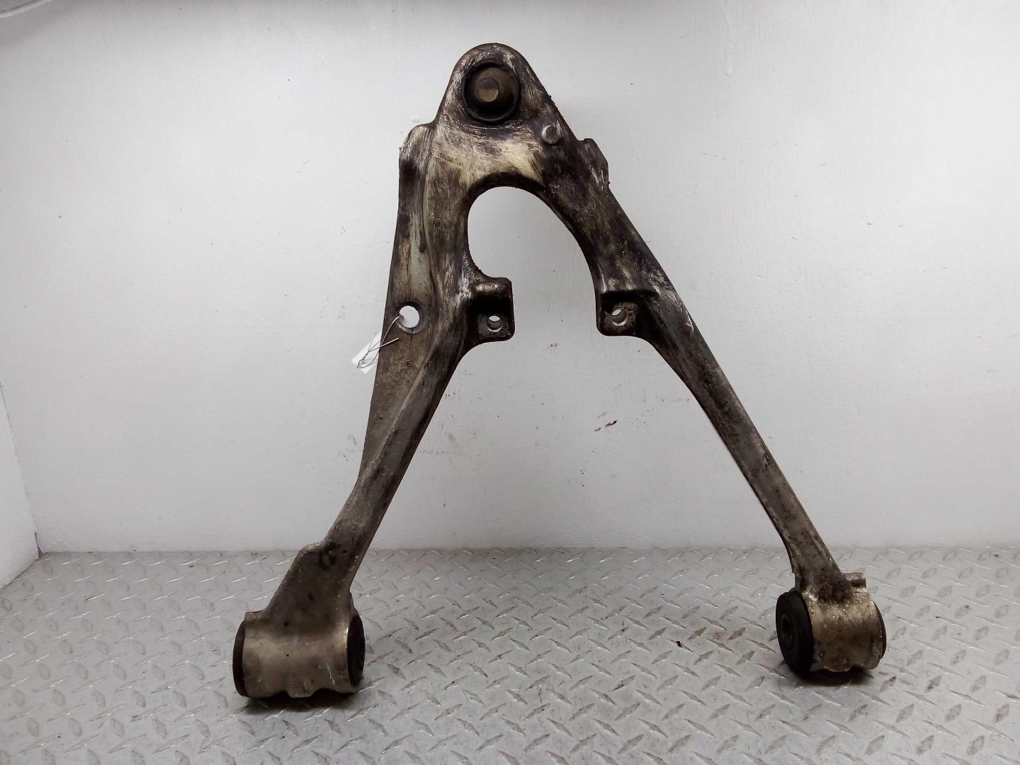 Рычаг передний нижний левый