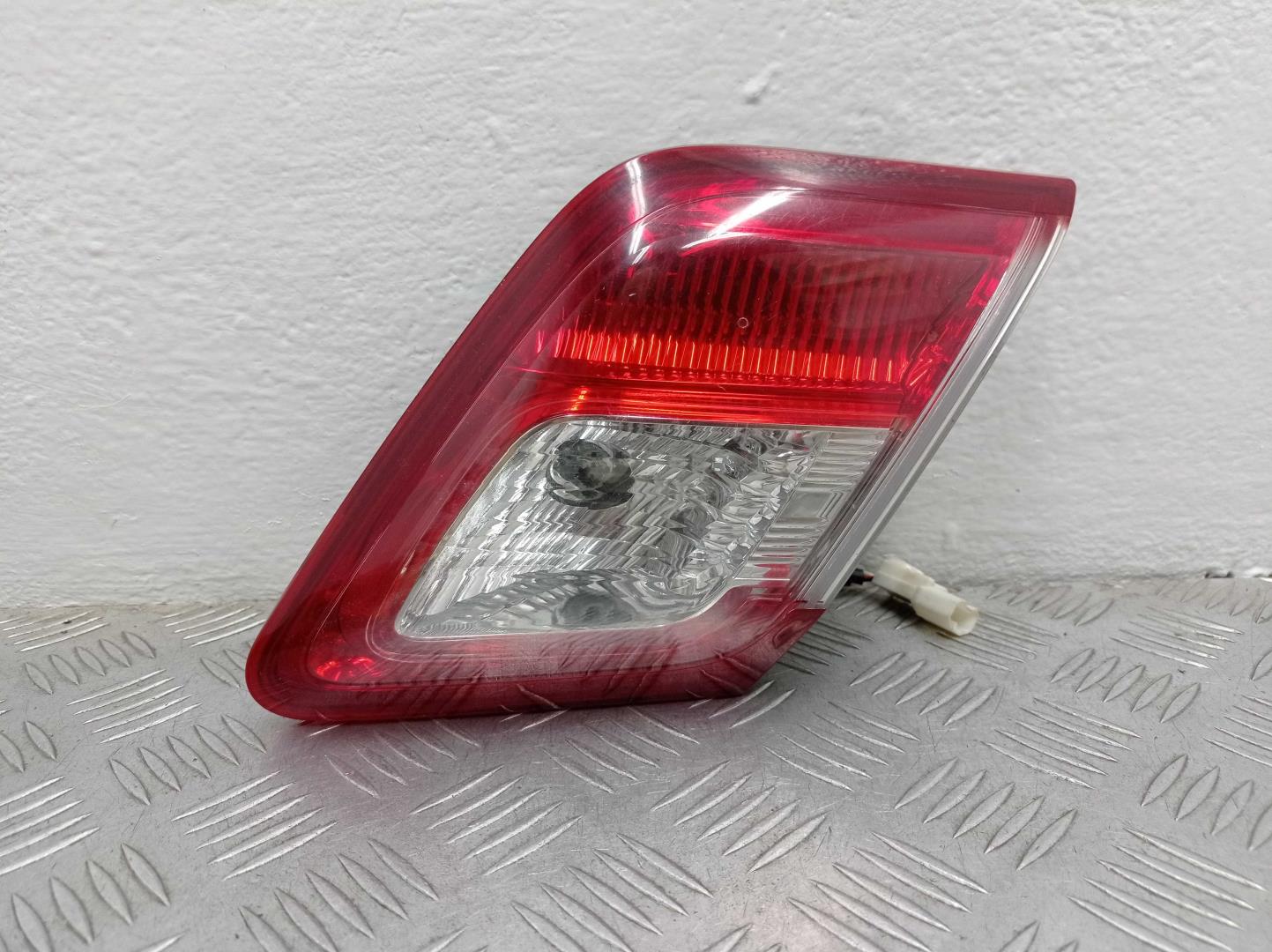 Фонарь задний внутренний правый