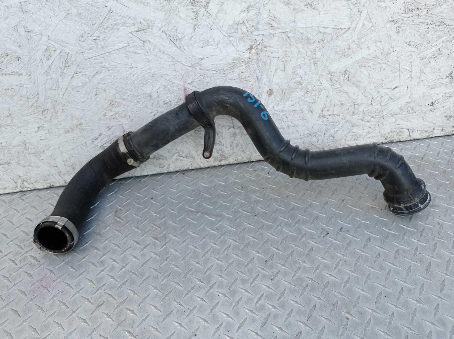 Патрубок интеркулера