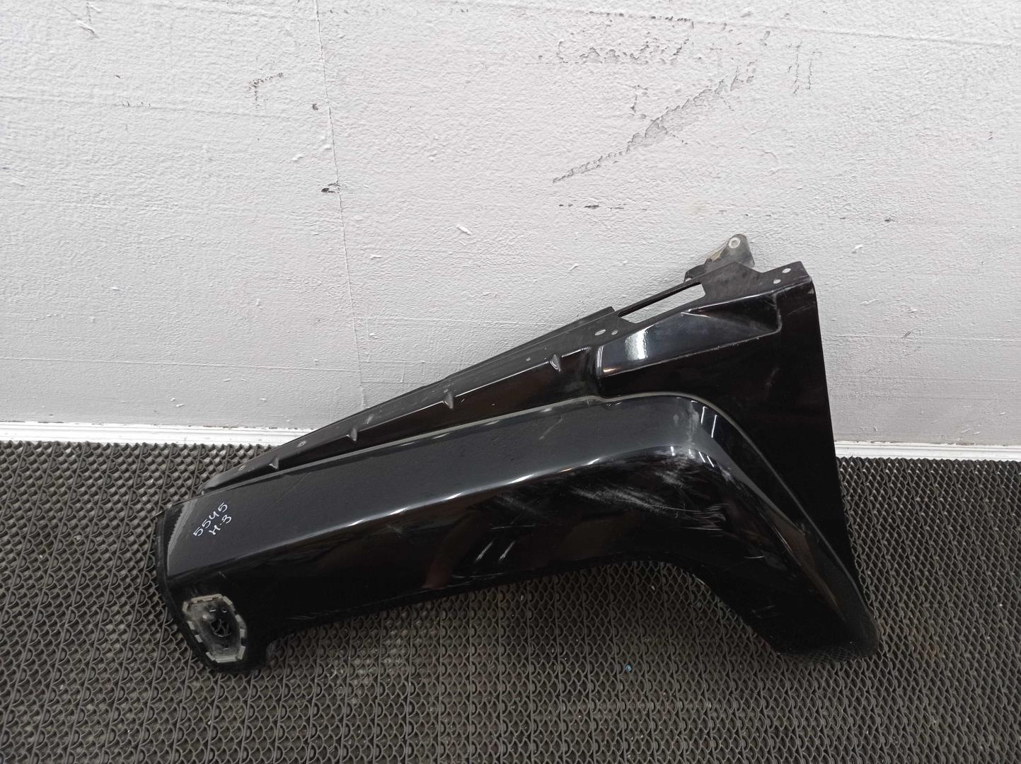 Накладка переднего крыла левого