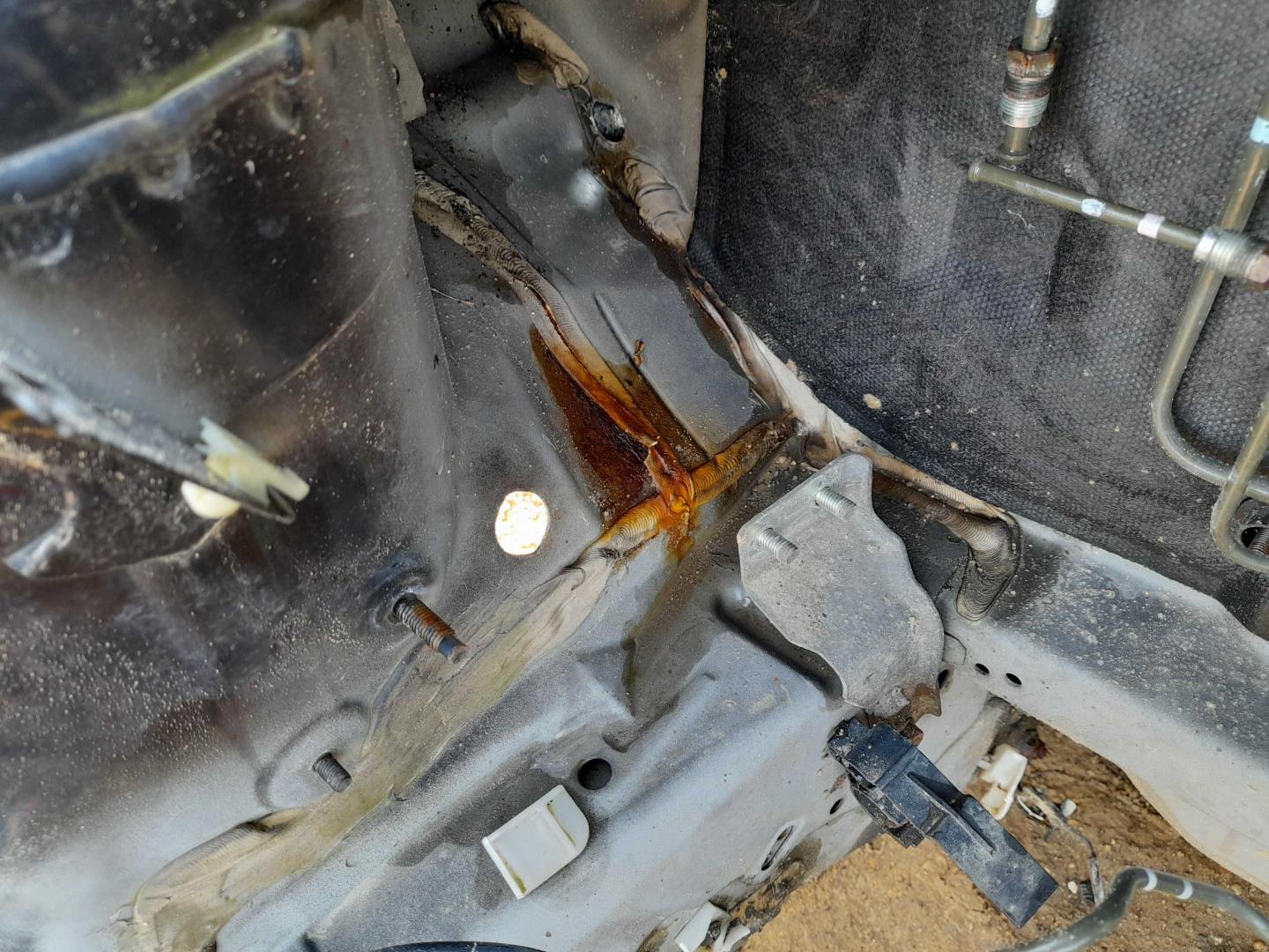 Кузовной элемент