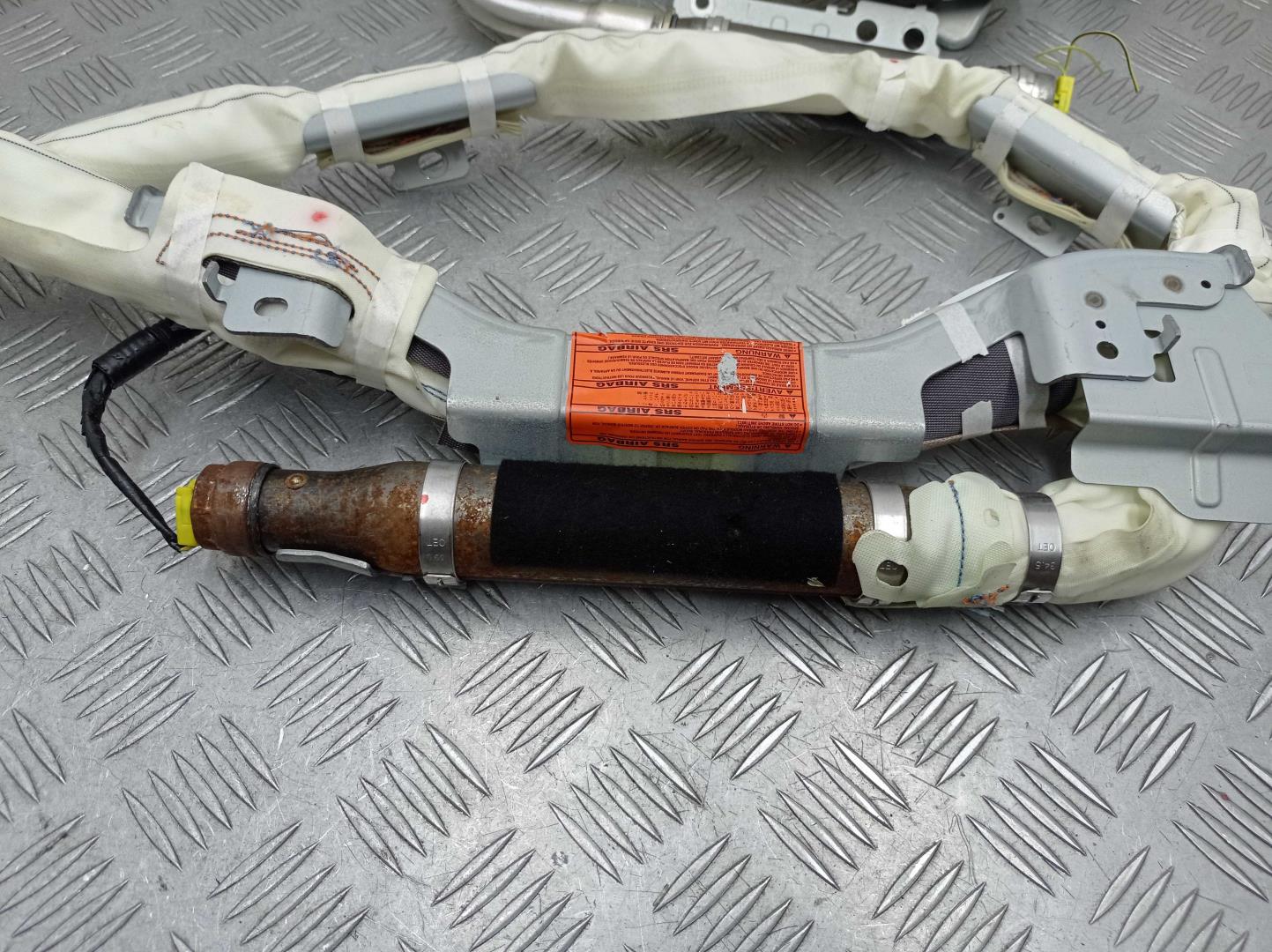 Подушка безопасности боковая (шторка)