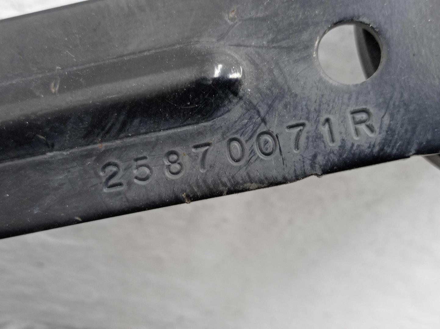 Петля капота левая