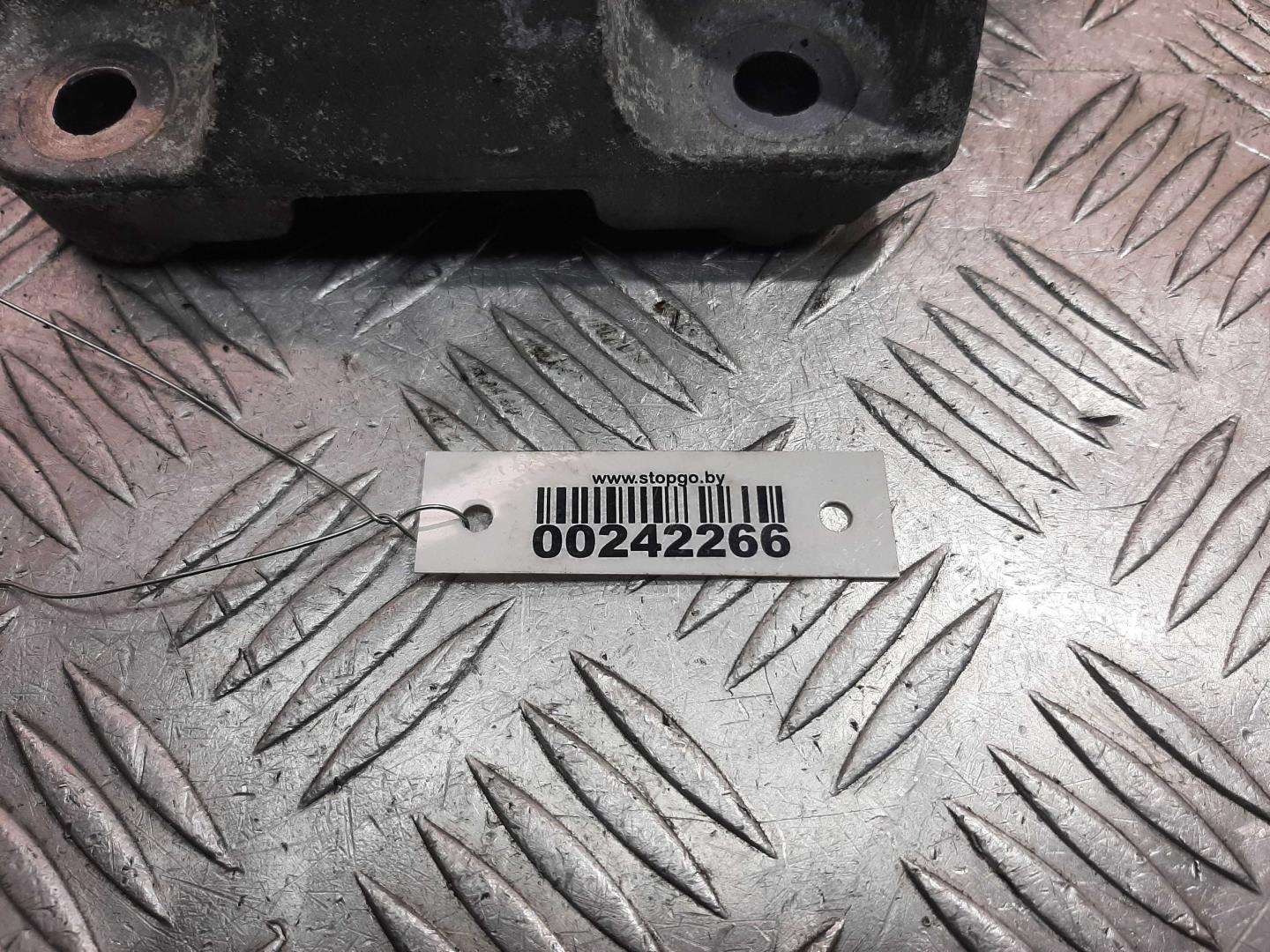 Кронштейн двигателя