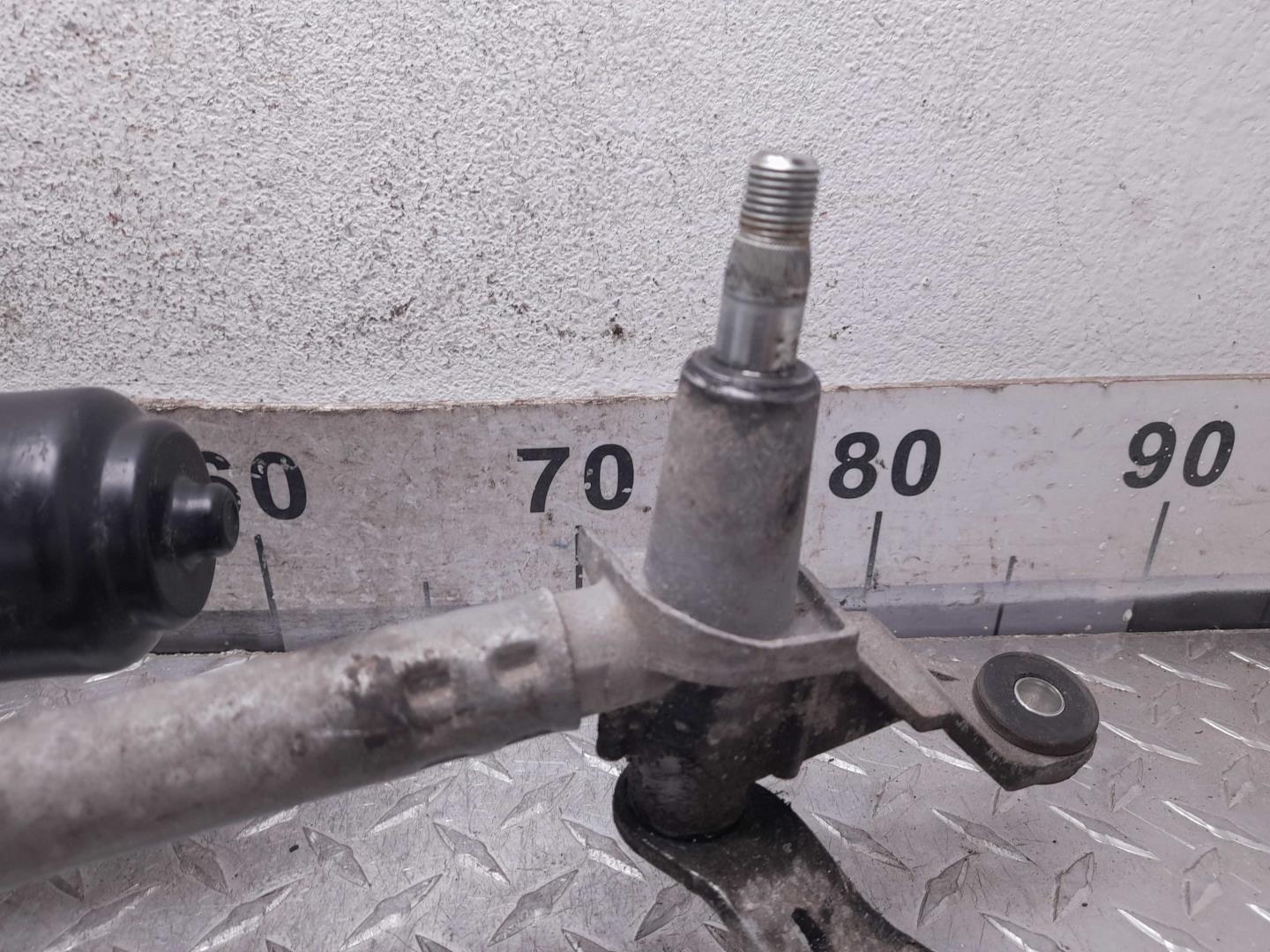 Трапеция стеклоочистителей