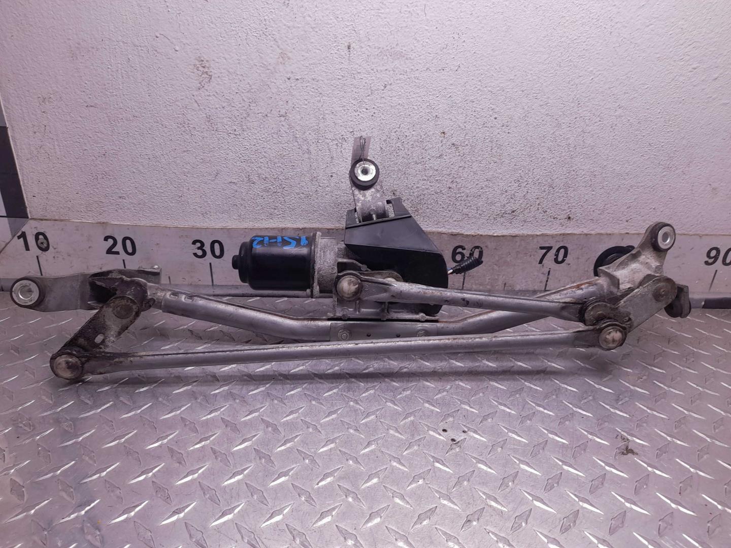 Трапеция стеклоочистителей